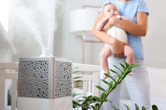  humidificateur moderne dans la chambre à bébé